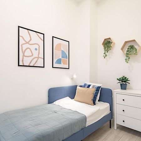 Central Room For Solo Traveller Budapest Exteriör bild
