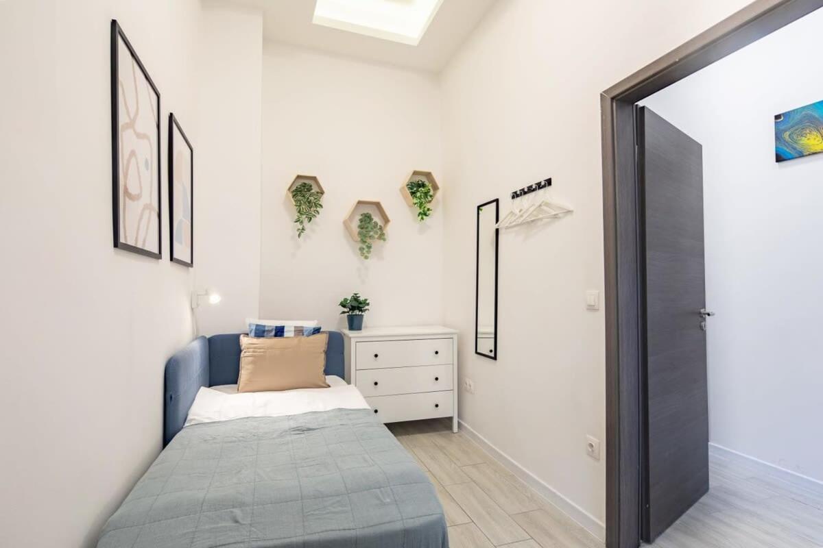 Central Room For Solo Traveller Budapest Exteriör bild
